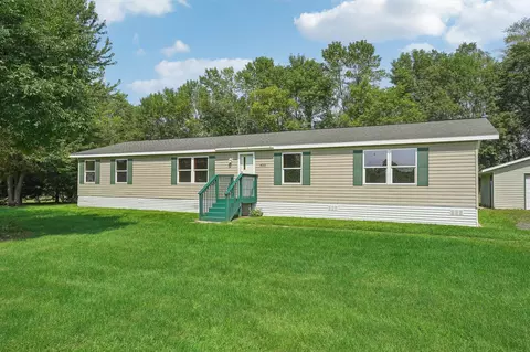 422 5th E, Centuria, WI 54824 photo 2