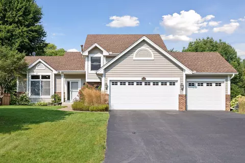 6368 Deerwood Ln, Lino Lakes, MN 55014