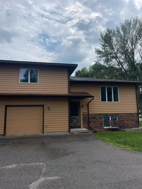1756 Colette Dr # 3, North Mankato, MN 56003