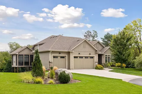 1440 Queensland Ln N, Plymouth, MN 55447