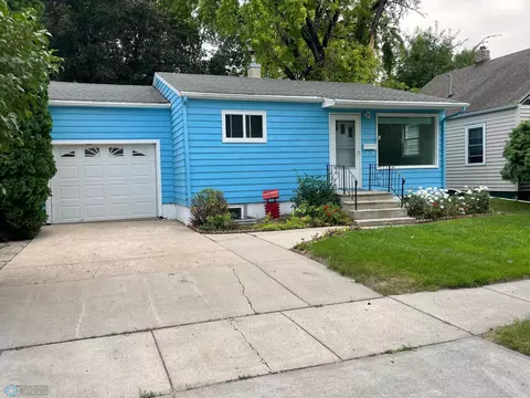 814 11th St N, Breckenridge, MN 56520
