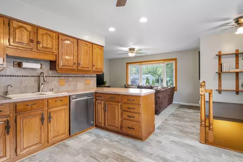 2133 Marble Ln, Eagan, MN 55122 photo 5