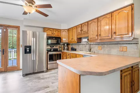 2133 Marble Ln, Eagan, MN 55122 photo 3