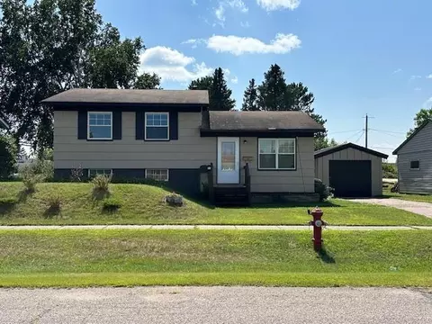 15 Birch Blvd, Babbitt, MN 55706