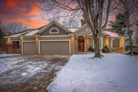 5140 202nd Ln NE, Wyoming, MN 55092