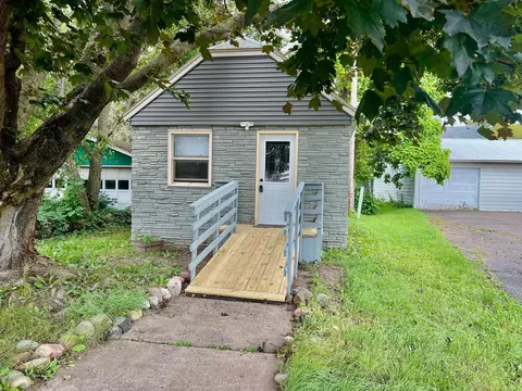 108 Broadway Ave S, Braham, MN 55006