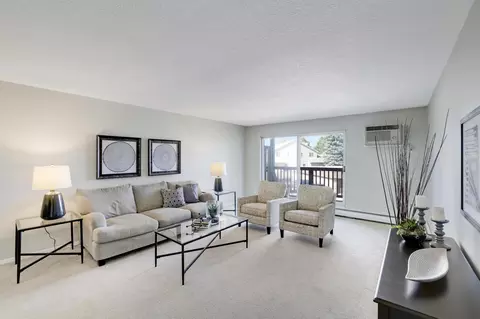 2007 E 122nd St #B14, Burnsville, MN 55337