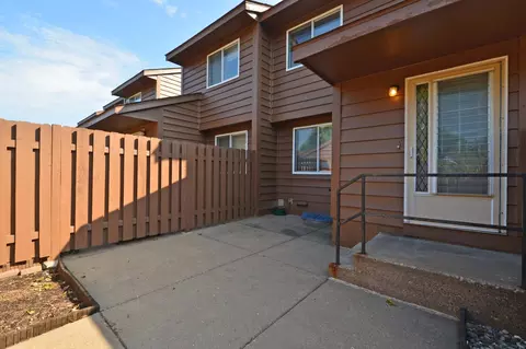 2436 Crestwood Dr, North Saint Paul, MN 55109