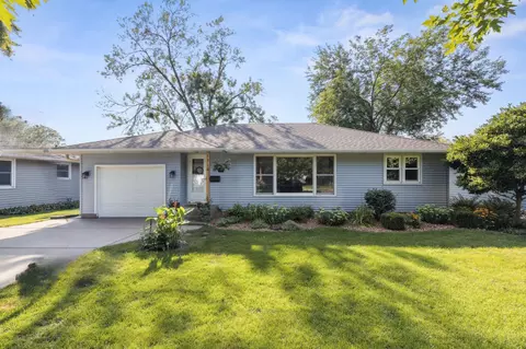 1714 Ramsey St, Hastings, MN 55033