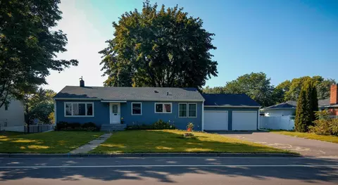 824 Laurel Ave, Hudson, WI 54016