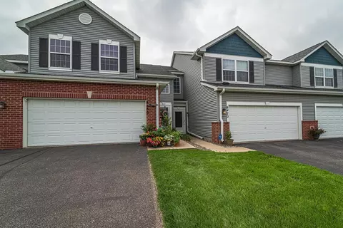 8480 Grove Cir, Shakopee, MN 55379