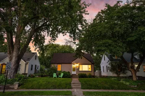 2604 Zenith Ave N, Robbinsdale, MN 55422