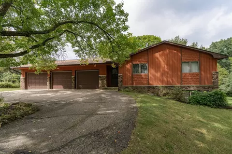 10397 Hyland Ct NW, Oronoco, MN 55960