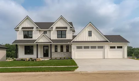 2643 Timber Oaks Rd SW, Rochester, MN 55902