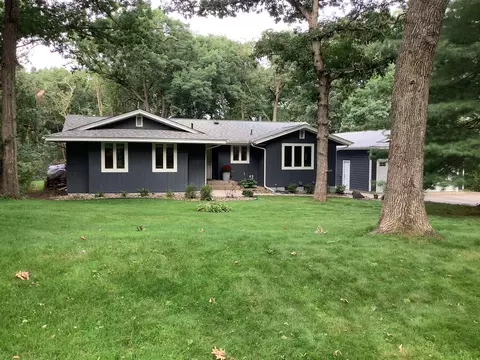 8728 Demontreville Trl N, Lake Elmo, MN 55042