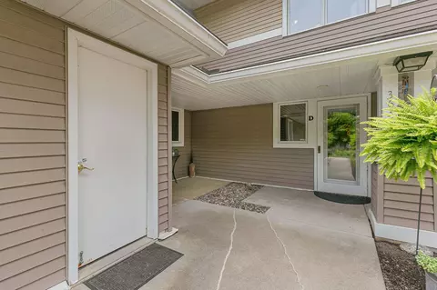 3635 Saint Francis Way #D, Eagan, MN 55123 photo 2