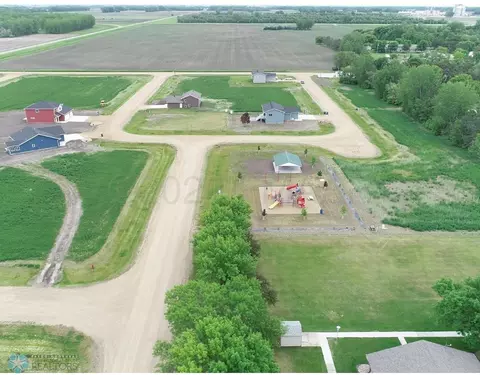 306 Prairie Dr S, Hankinson, ND 58041