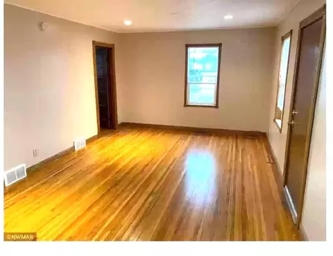 317 8th St E, Thief River Falls, MN 56701 photo 8