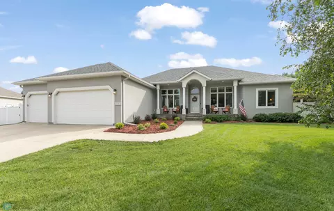 1792 Charleswood Estates Dr, West Fargo, ND 58078