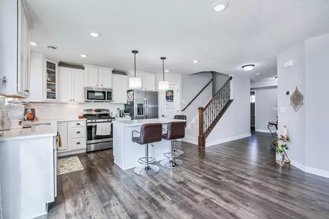 9759 5th Street Ln N, Lake Elmo, MN 55042
