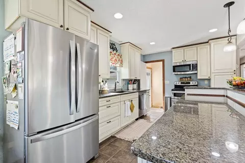 805 Brian St, Marshall, MN 56258 photo 16