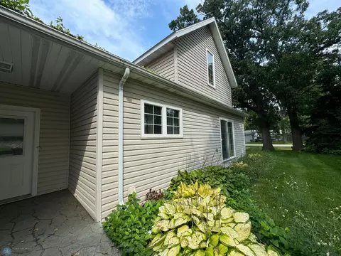 140 3rd Ave S, Kindred, ND 58051 photo 3