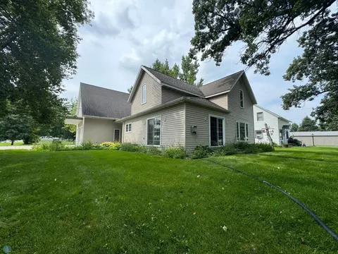 140 3rd Ave S, Kindred, ND 58051 photo 2