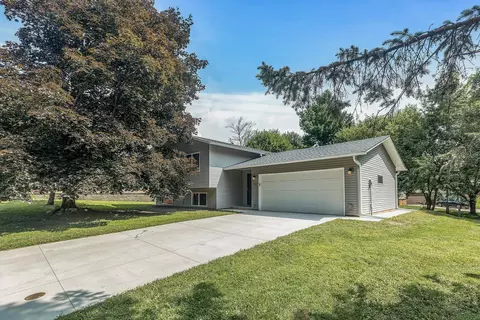 7827 74th St S, Cottage Grove, MN 55016