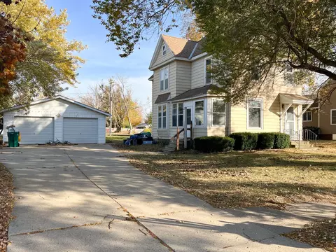 152 Lake St E, Emmons, MN 56029
