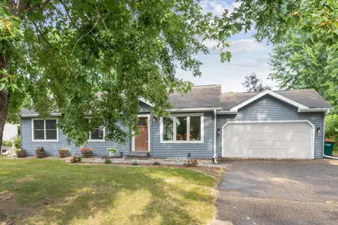 1520 Bartosh Ln, River Falls, WI 54022