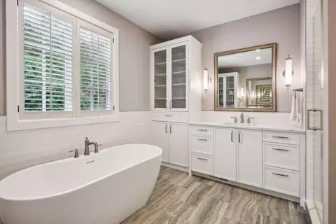 Bath - 20735 Linwood Rd, Excelsior, MN 55331 photo 2 of 6
