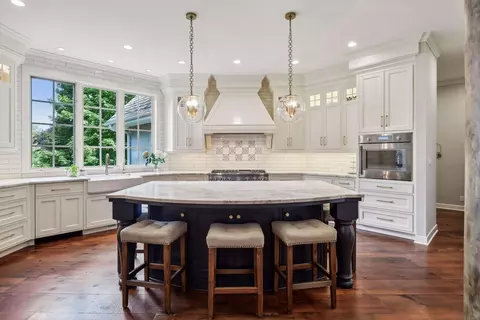 Kitchen - 20735 Linwood Rd, Excelsior, MN 55331 photo 1 of 2