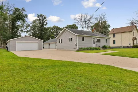 1011 6th St NW, Faribault, MN 55021