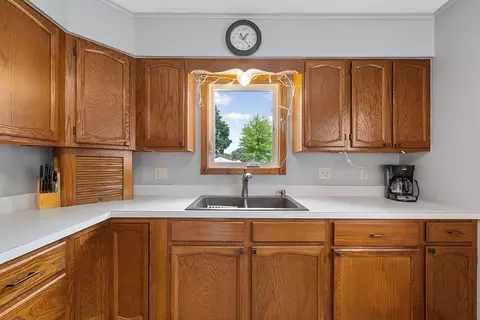 1011 6th St NW, Faribault, MN 55021 photo 6