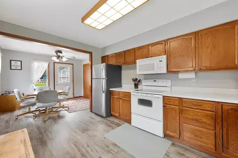 1011 6th St NW, Faribault, MN 55021 photo 5