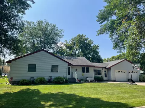 421 Washington St, Walnut Grove, MN 56180