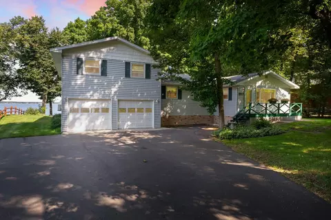 28478 Northern Lights Dr, Garrison, MN 56450