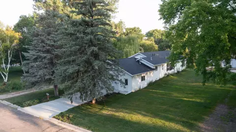 413 E Adolphus Ave, Fergus Falls, MN 56537