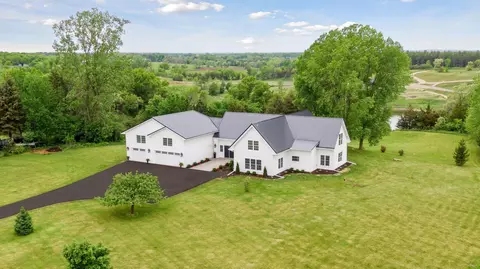 1026 Moonbeam Rd, Hudson, WI 54016
