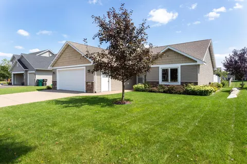 3274 Sussex St, River Falls, WI 54022