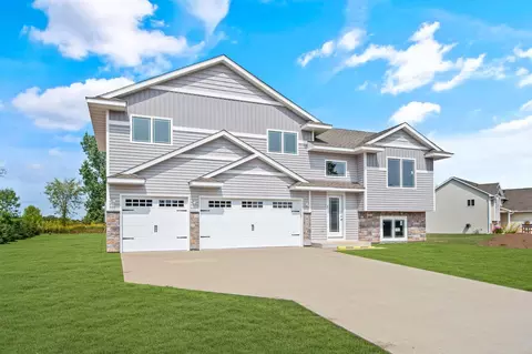 720 S Newberry Ave, Rush City, MN 55069
