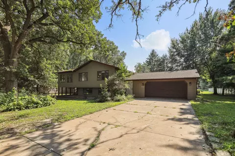 1020 Oak Ln, Monticello, MN 55362