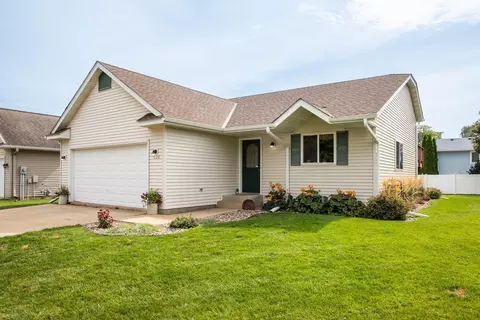 4120 Peregrine Ln SE, Rochester, MN 55904