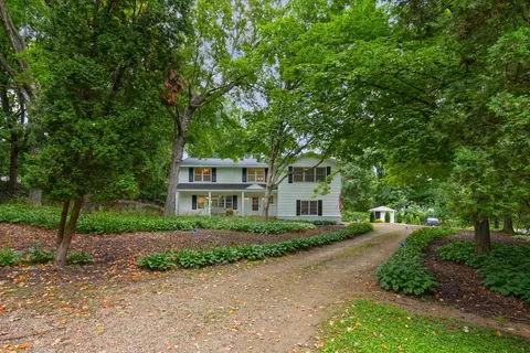 5575 Sylvan Ln, Shorewood, MN 55331