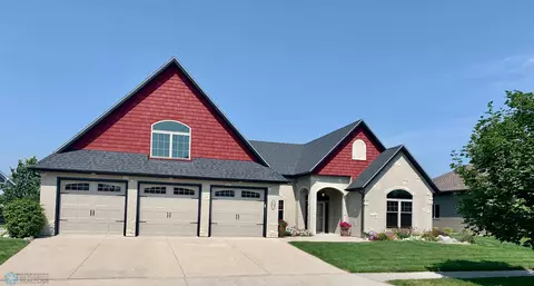 3822 43rd Ave S, Moorhead, MN 56560
