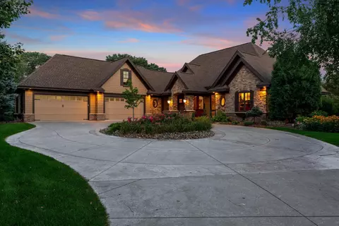 2935 Jonquil Trl N, Lake Elmo, MN 55042
