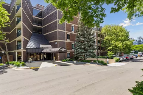 7220 York Ave S #611, Edina, MN 55435