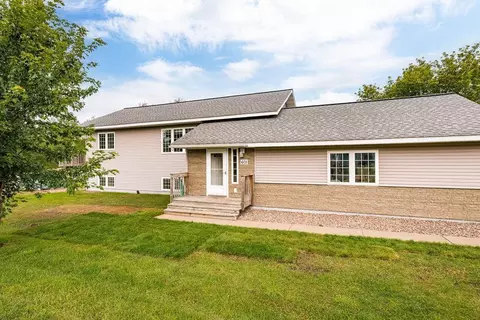 601 N Ugstad Rd, Proctor, MN 55810