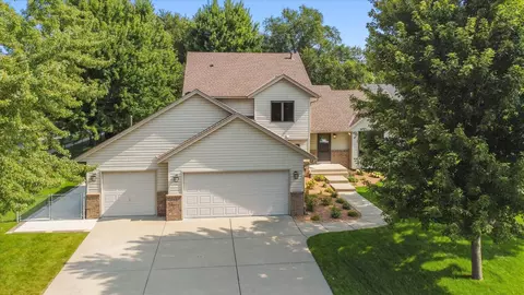 16213 Grinnell Ave, Lakeville, MN 55044