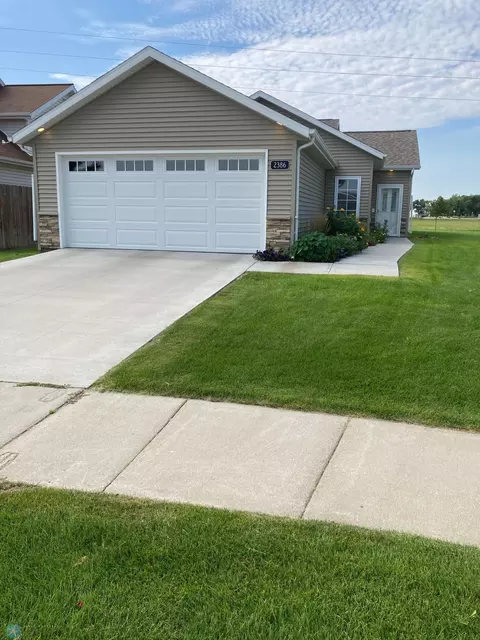 2386 63rd Ave S, Fargo, ND 58104